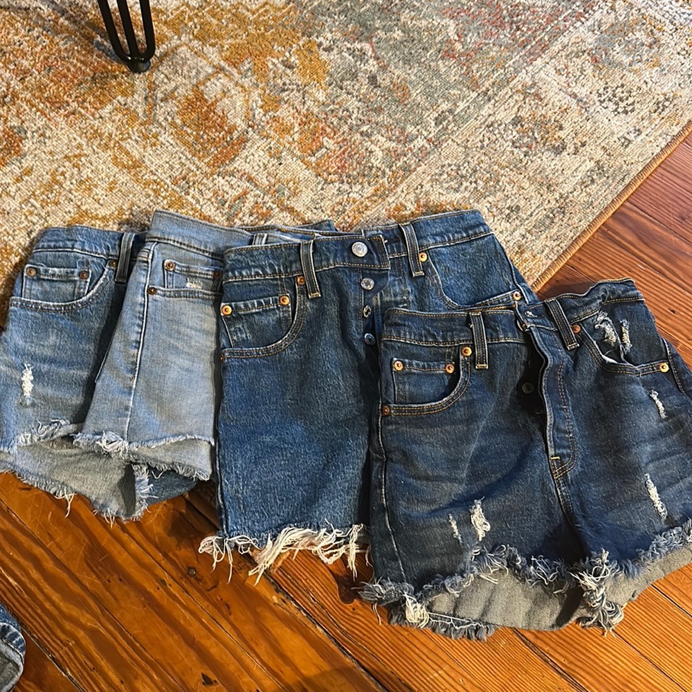 LEVI SHORTS 4 pairs all size 24.